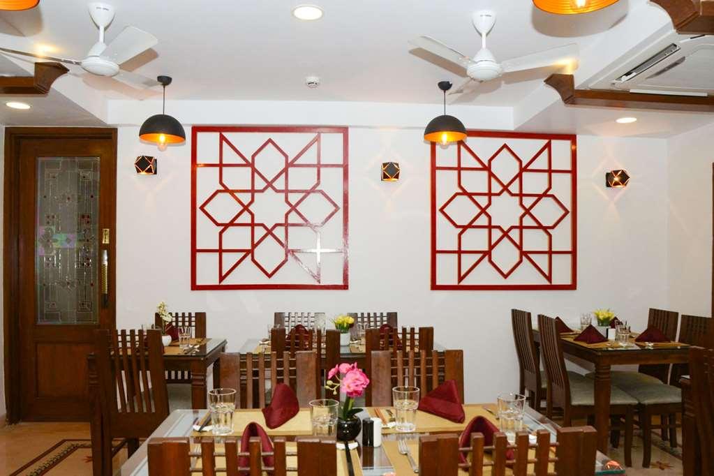 Comfort Inn Emerald Dapoli Restaurant photo